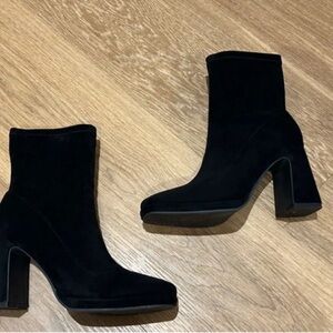 Chic Black Heeled Boots for Women